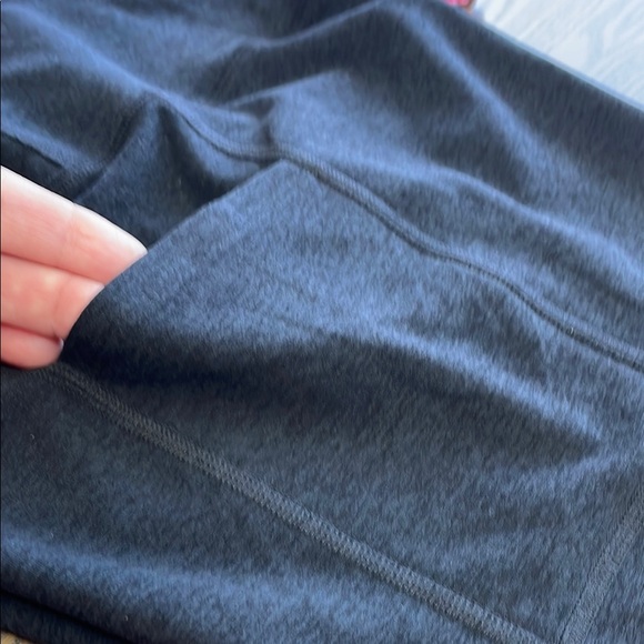 Beyond Yoga Biker Shorts with Pockets - Picture 7 of 9